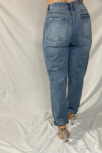 Load image into Gallery viewer, Button Up Mom Jean
